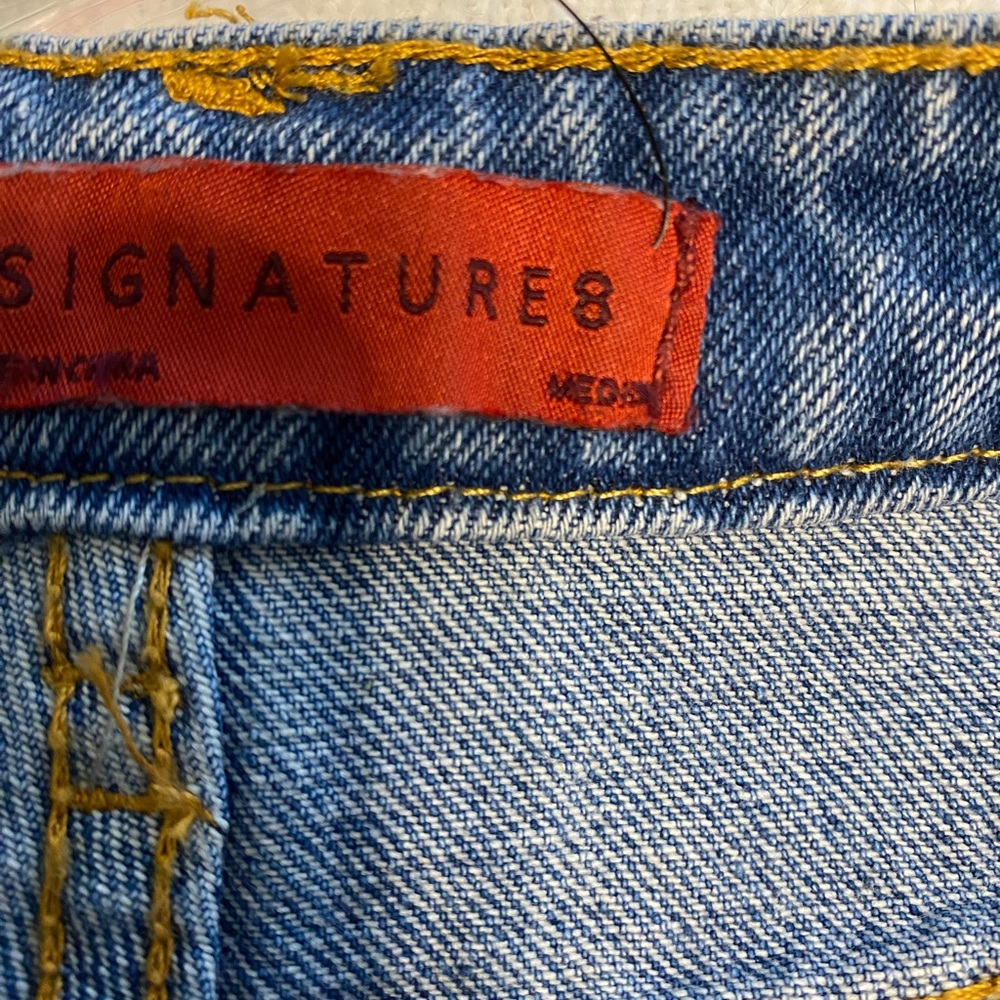 Daisy Duke Shorts - Picture 4 of 5